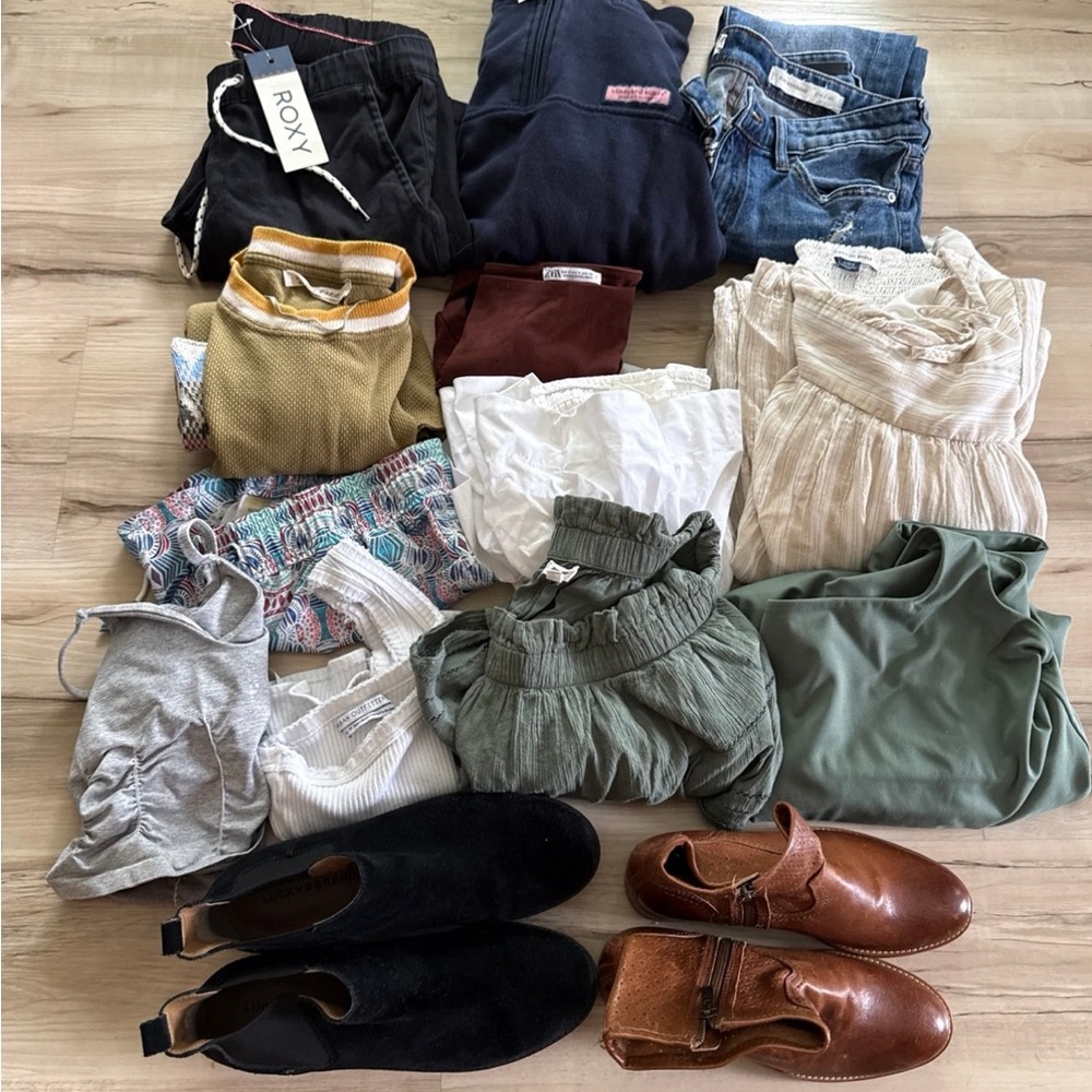 14 piece women’s reseller bundle lot